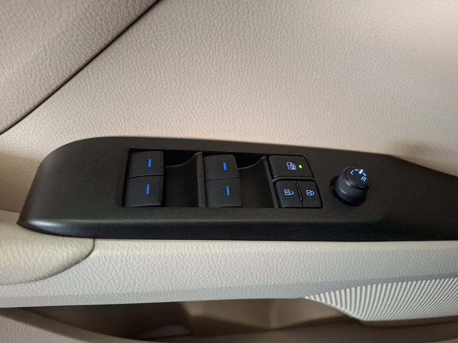 2024 Toyota Camry  LE HEV 