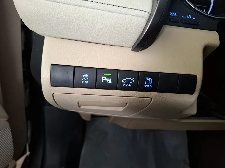2024 Toyota Camry  LE HEV 