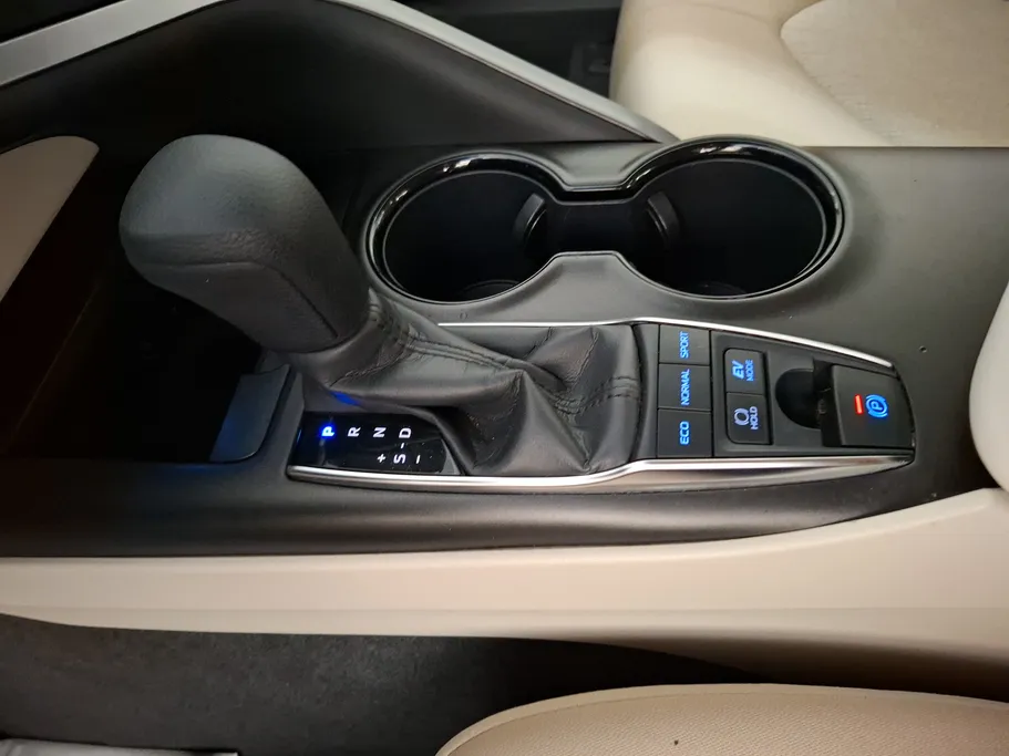 2024 Toyota Camry  LE HEV 