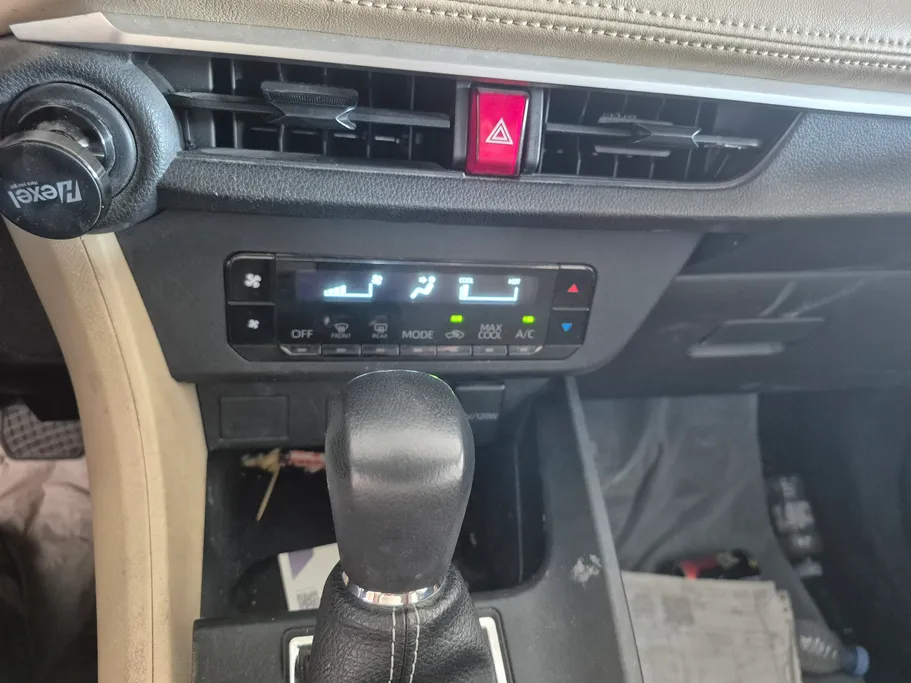 2024 Toyota Yaris  Y 