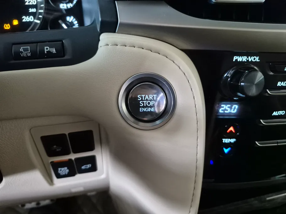 2021 Lexus LX 570 S 