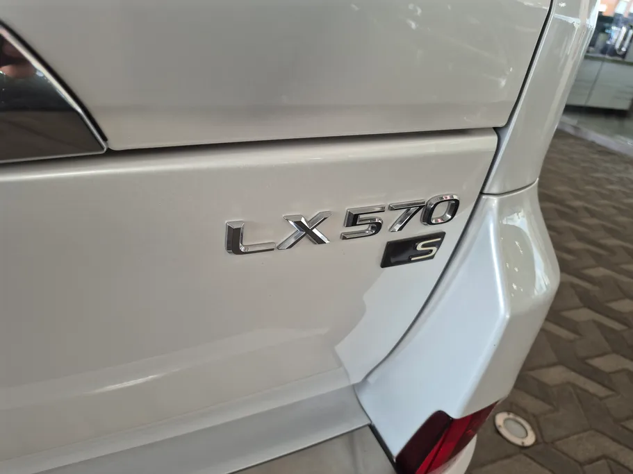 2021 Lexus LX 570 S 