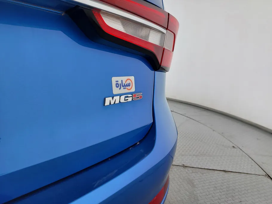 2022 MG 5 STD 