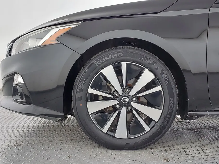 2021 Nissan Altima SV 