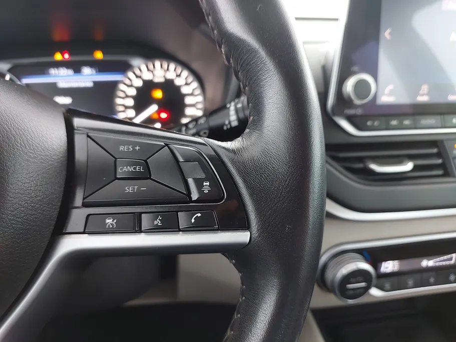 2021 Nissan Altima SV 