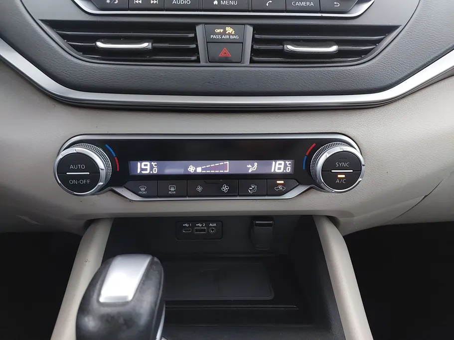 2021 Nissan Altima SV 