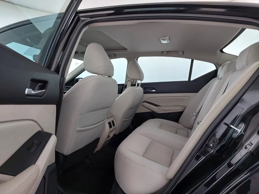 2021 Nissan Altima SV 