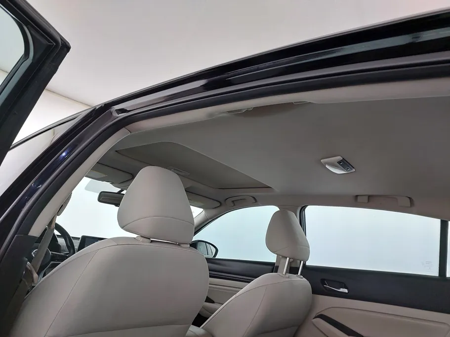 2021 Nissan Altima SV 