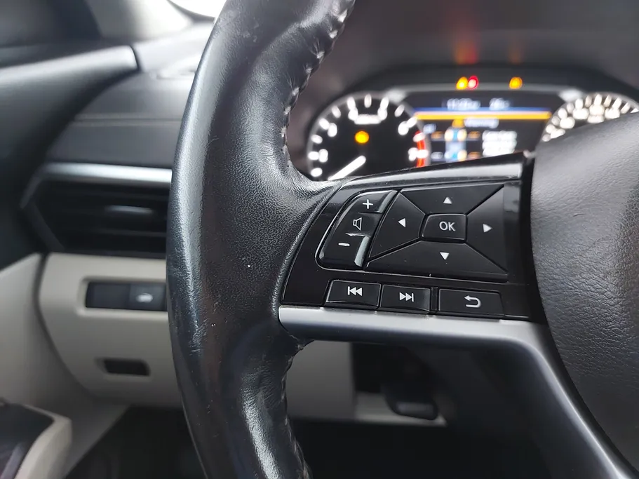 2021 Nissan Altima SV 
