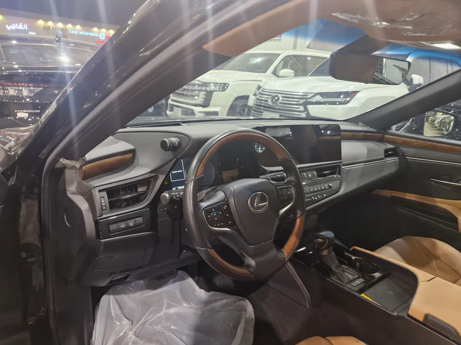 2025 Lexus ES 350 