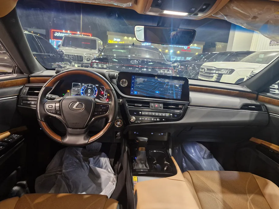 2025 Lexus ES 350 