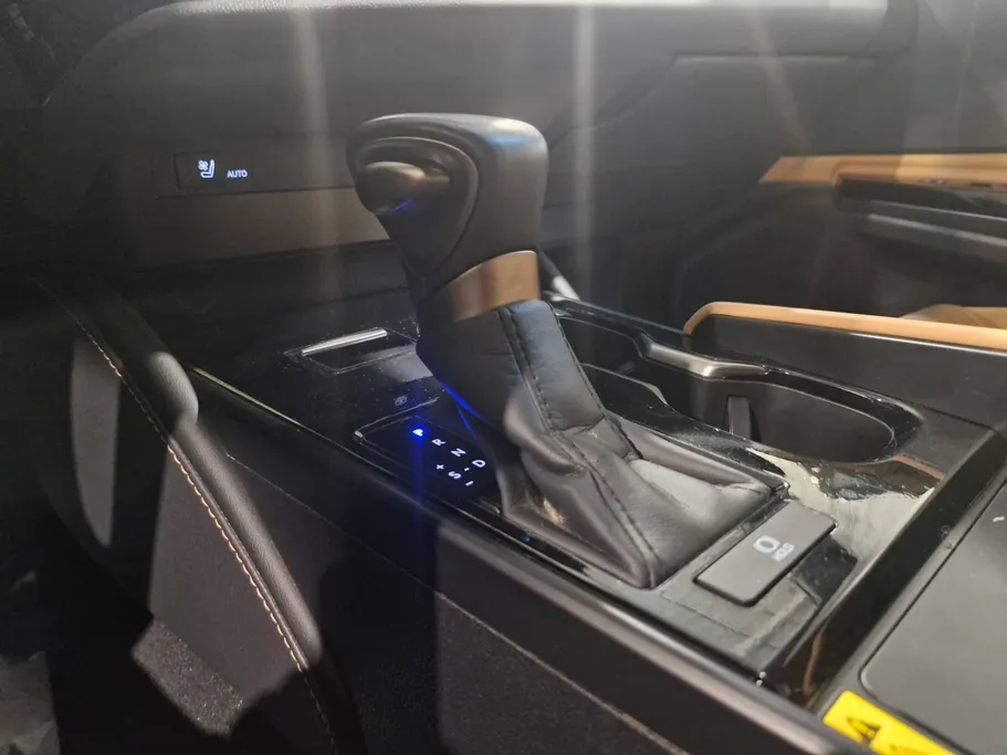 2025 Lexus ES 350 