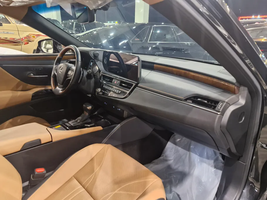 2025 Lexus ES 350 