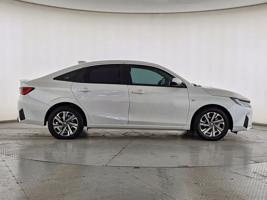 2023 Toyota Yaris  Y Plus 