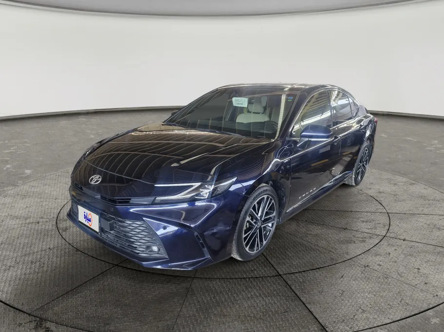 2025 Toyota Camry  LE HEV 