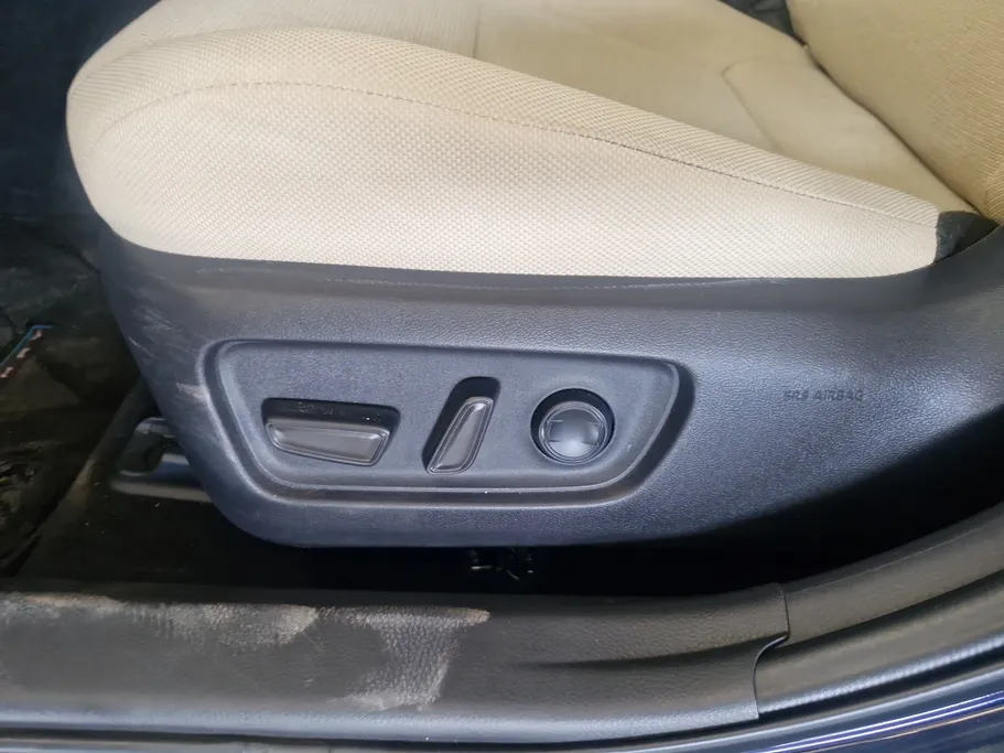 2025 Toyota Camry  LE HEV 