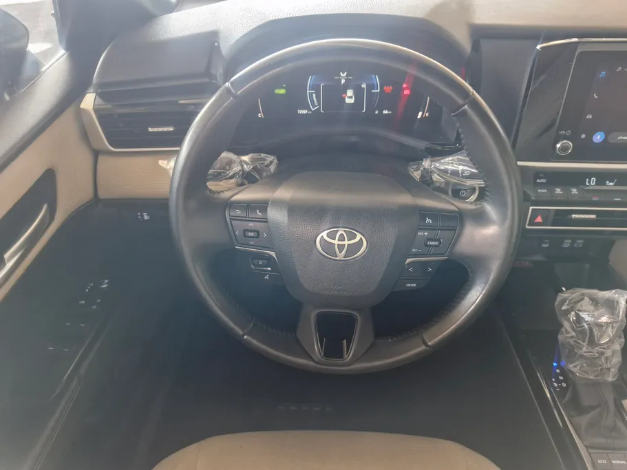 2025 Toyota Camry  LE HEV 