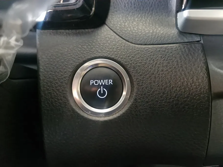 2025 Toyota Camry  LE HEV 