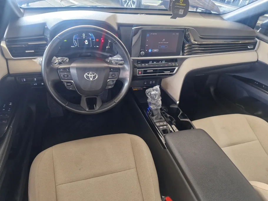 2025 Toyota Camry  LE HEV 