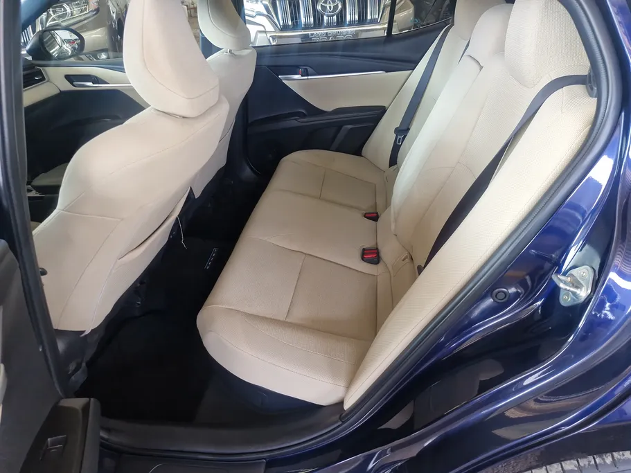2025 Toyota Camry  LE HEV 