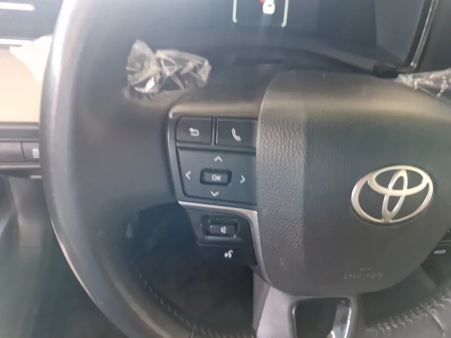 2025 Toyota Camry  LE HEV 