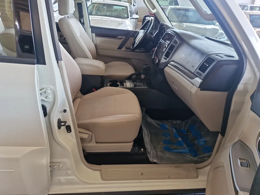 2022 Mitsubishi Pajero GLS 5Doors 