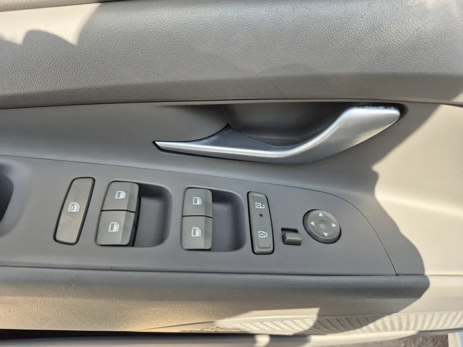 2024 Hyundai Elantra Fleet 