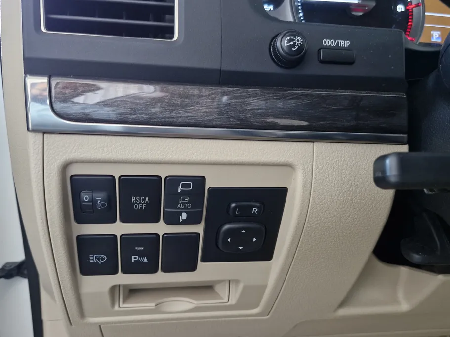 2020 Toyota Land Cruiser GXR Grand Touring 