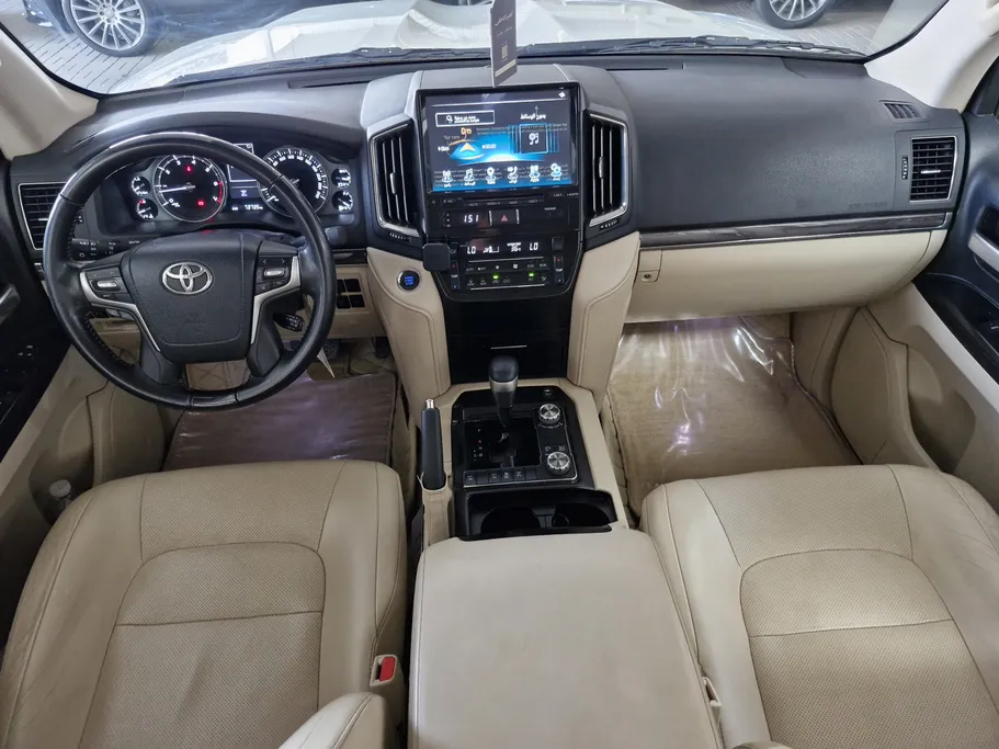 2020 Toyota Land Cruiser GXR Grand Touring 