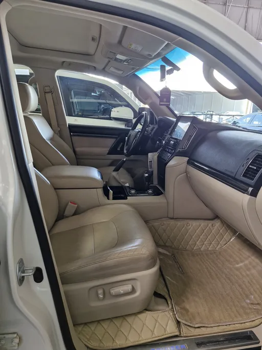 2020 Toyota Land Cruiser GXR Grand Touring 
