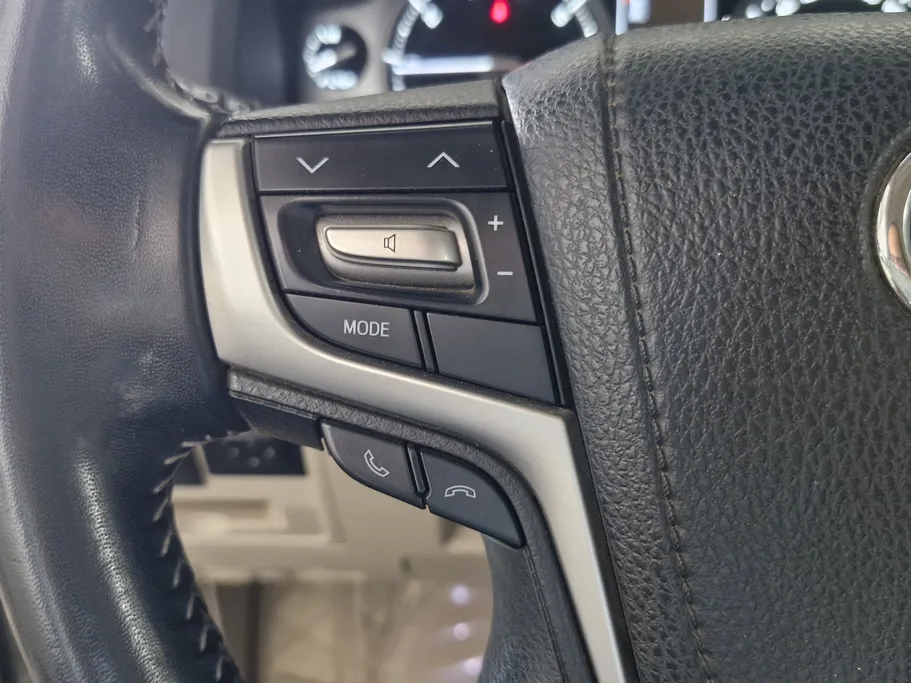 2020 Toyota Land Cruiser GXR Grand Touring 