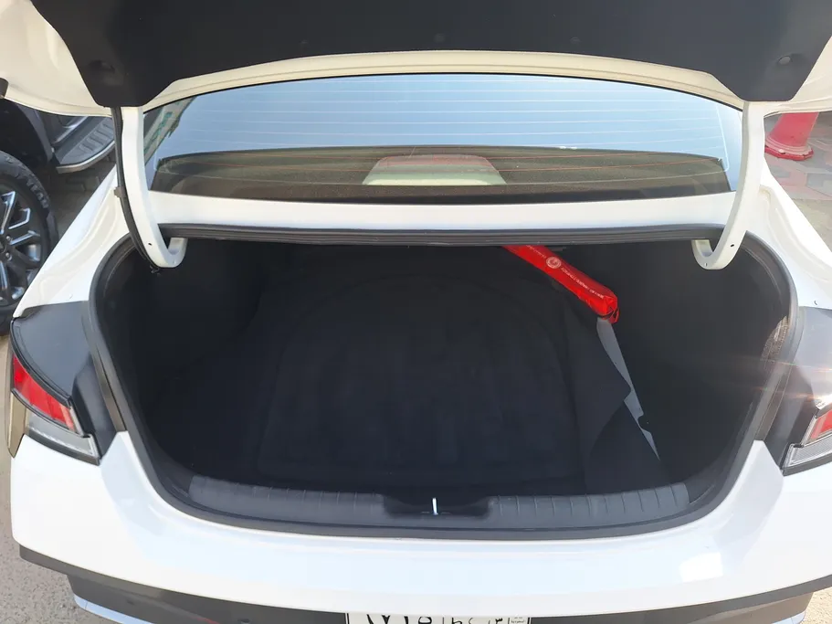2026 Hyundai Elantra Smart Plus 
