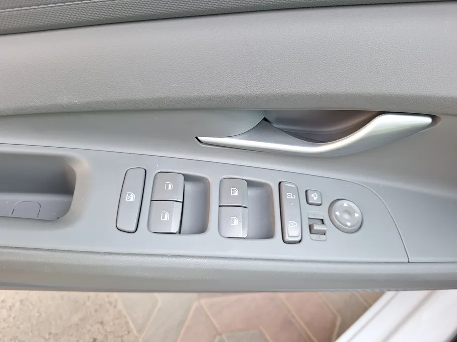 2026 Hyundai Elantra Smart Plus 