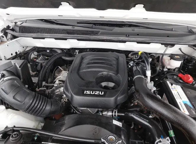 ايسوزو دي ماكس Crew Cab 2025 