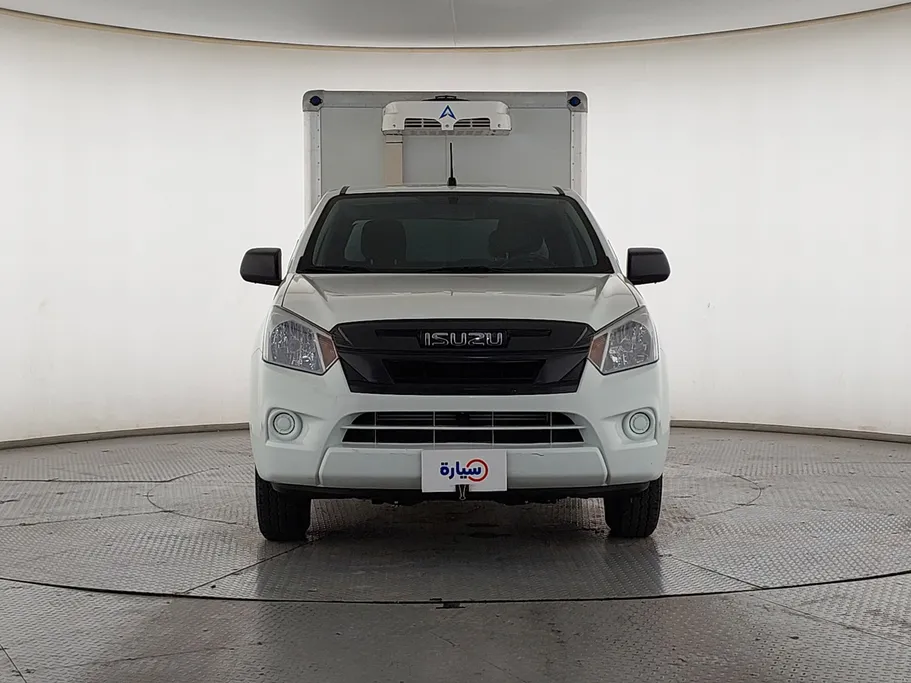 ايسوزو دي ماكس Crew Cab 2025 