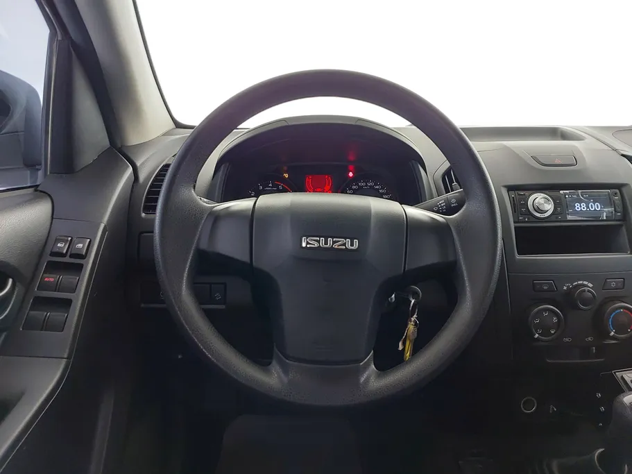 ايسوزو دي ماكس Crew Cab 2025 