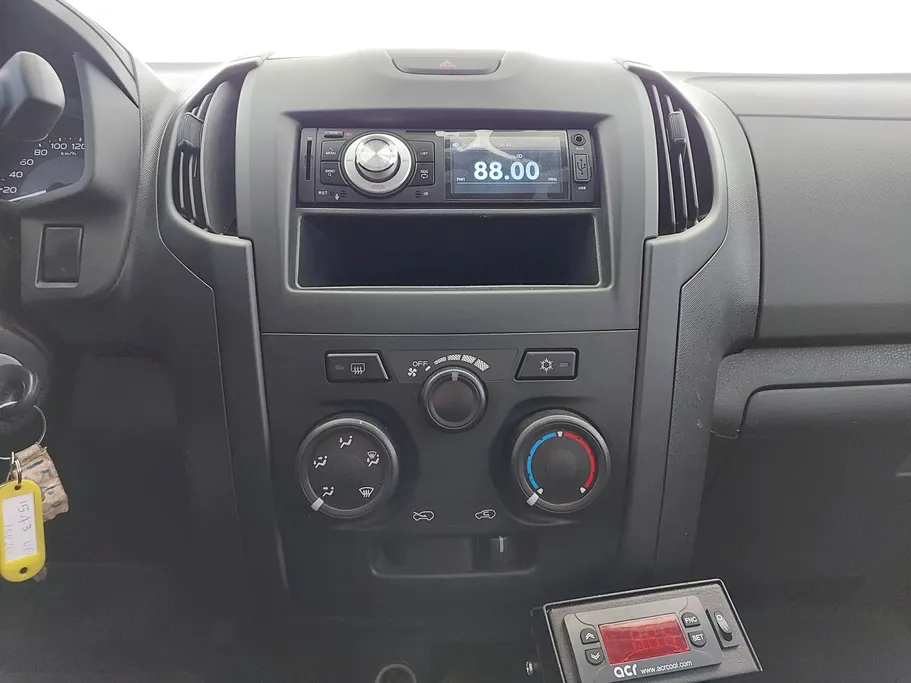 ايسوزو دي ماكس Crew Cab 2025 