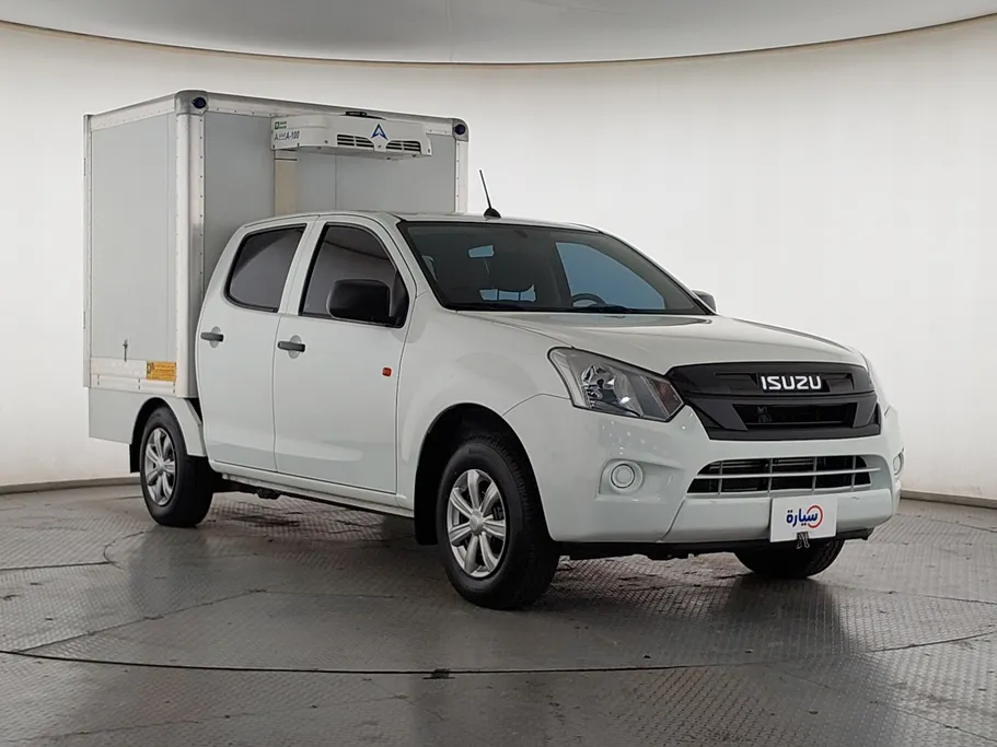 ايسوزو دي ماكس Crew Cab 2025 