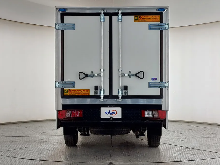 ايسوزو دي ماكس Crew Cab 2025 