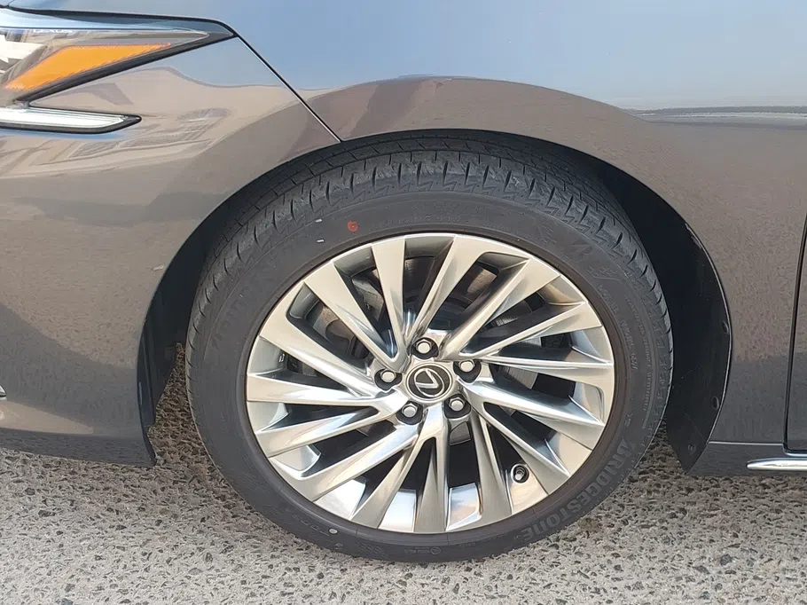 2024 Lexus ES 350 