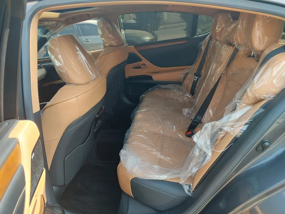 2024 Lexus ES 350 