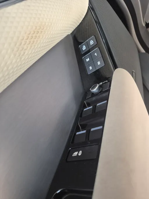لاند روفر رنج روفر Velar 2023 