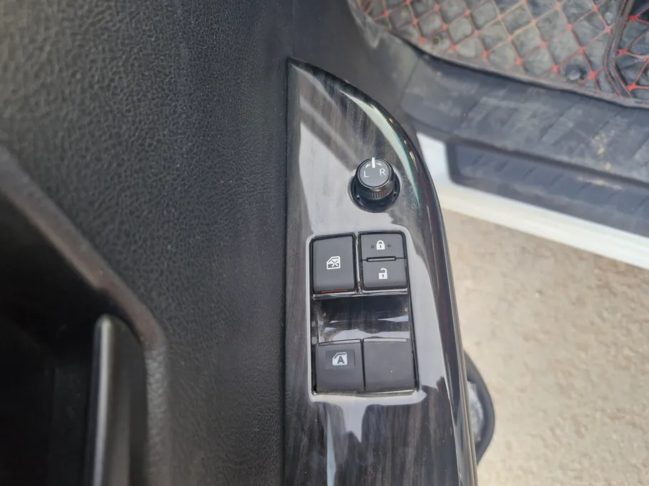 2025 Toyota Hilux GLX 