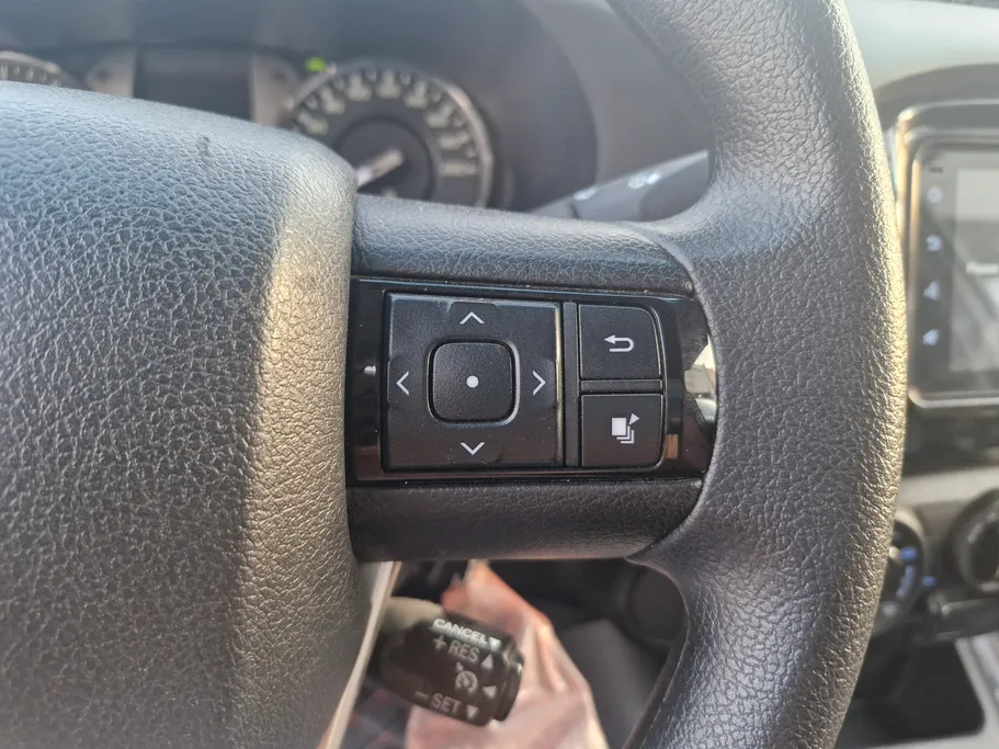 2025 Toyota Hilux GLX 