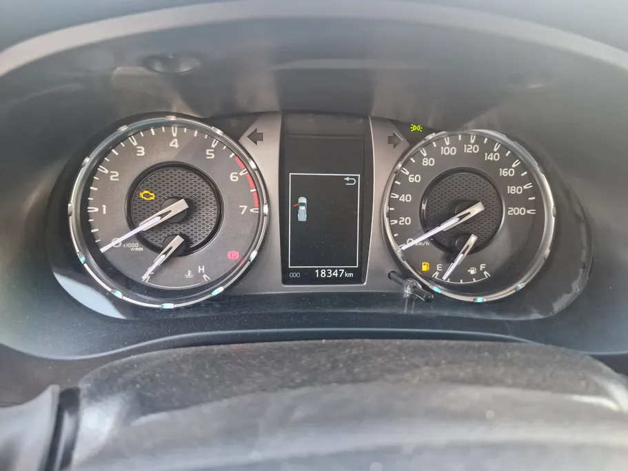 2025 Toyota Hilux GLX 