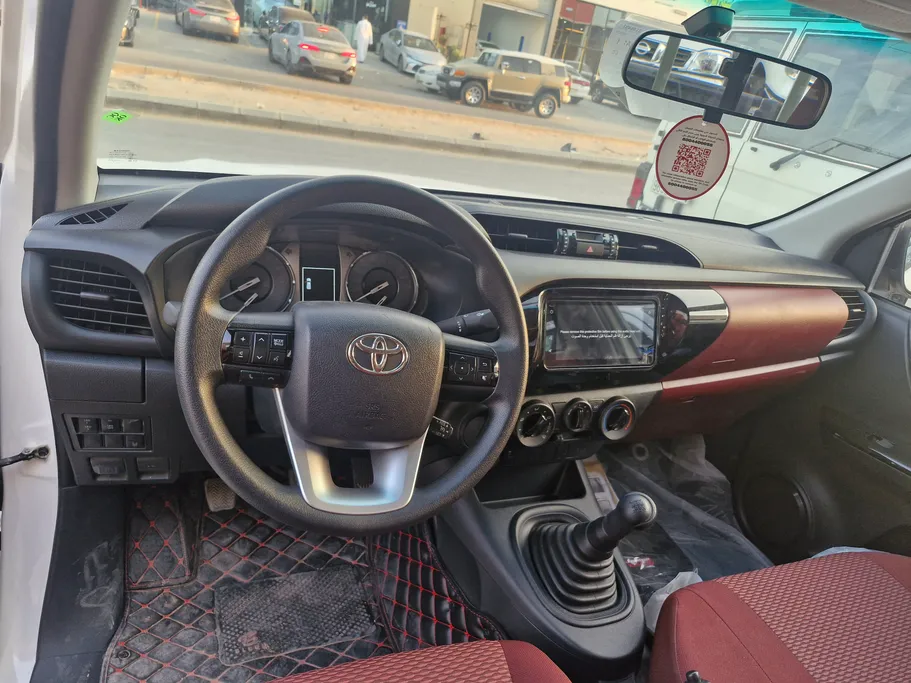 2025 Toyota Hilux GLX 