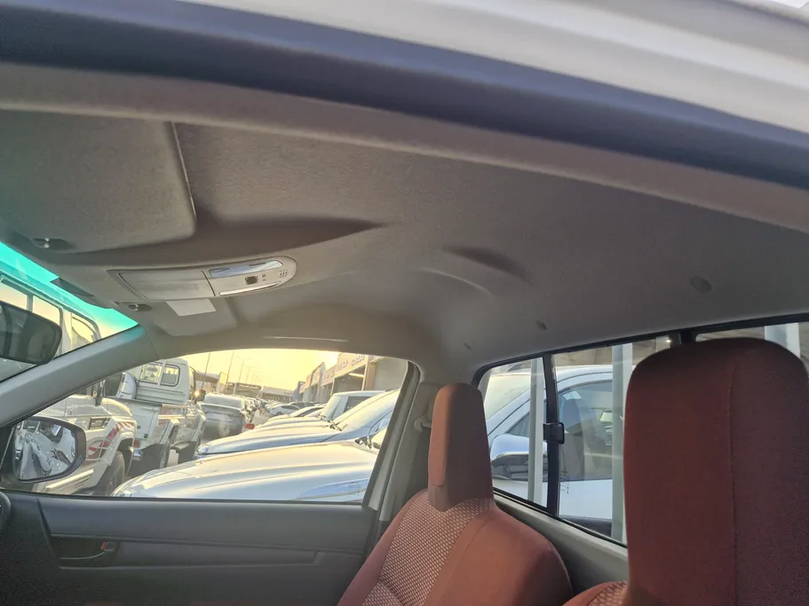 2025 Toyota Hilux GLX 
