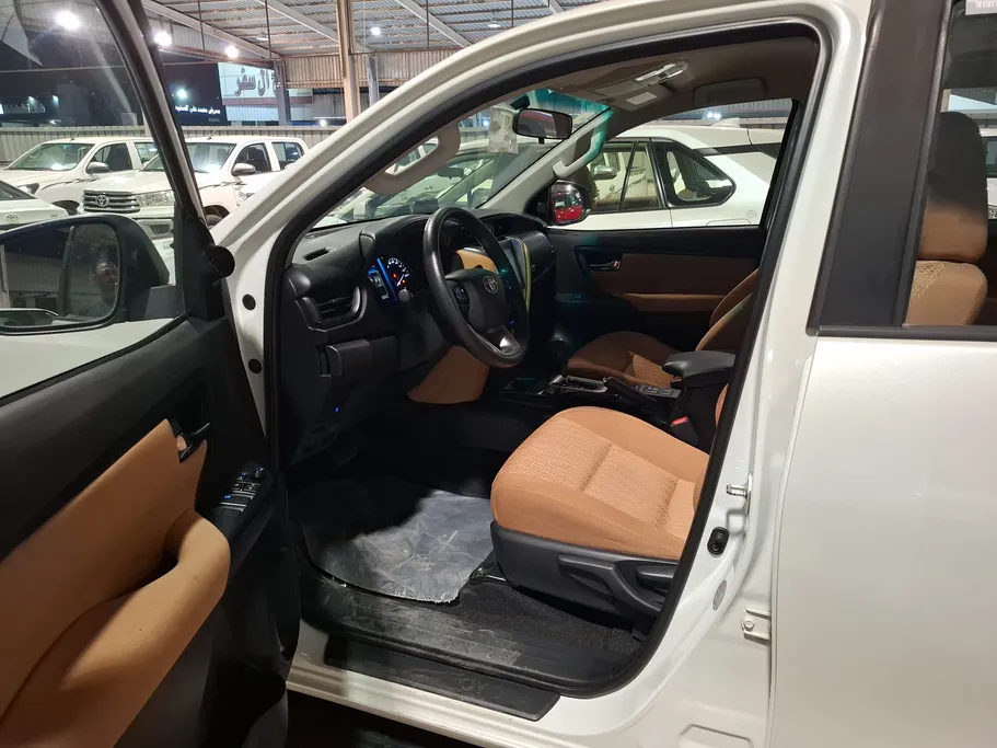 تويوتا فورتشنر GX 2023 