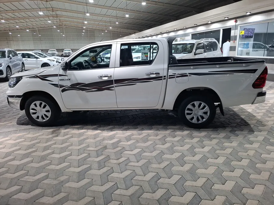 2022 Toyota Hilux GLX 