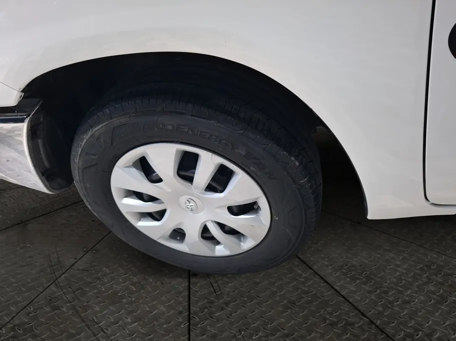 2022 Toyota Hilux GLX 